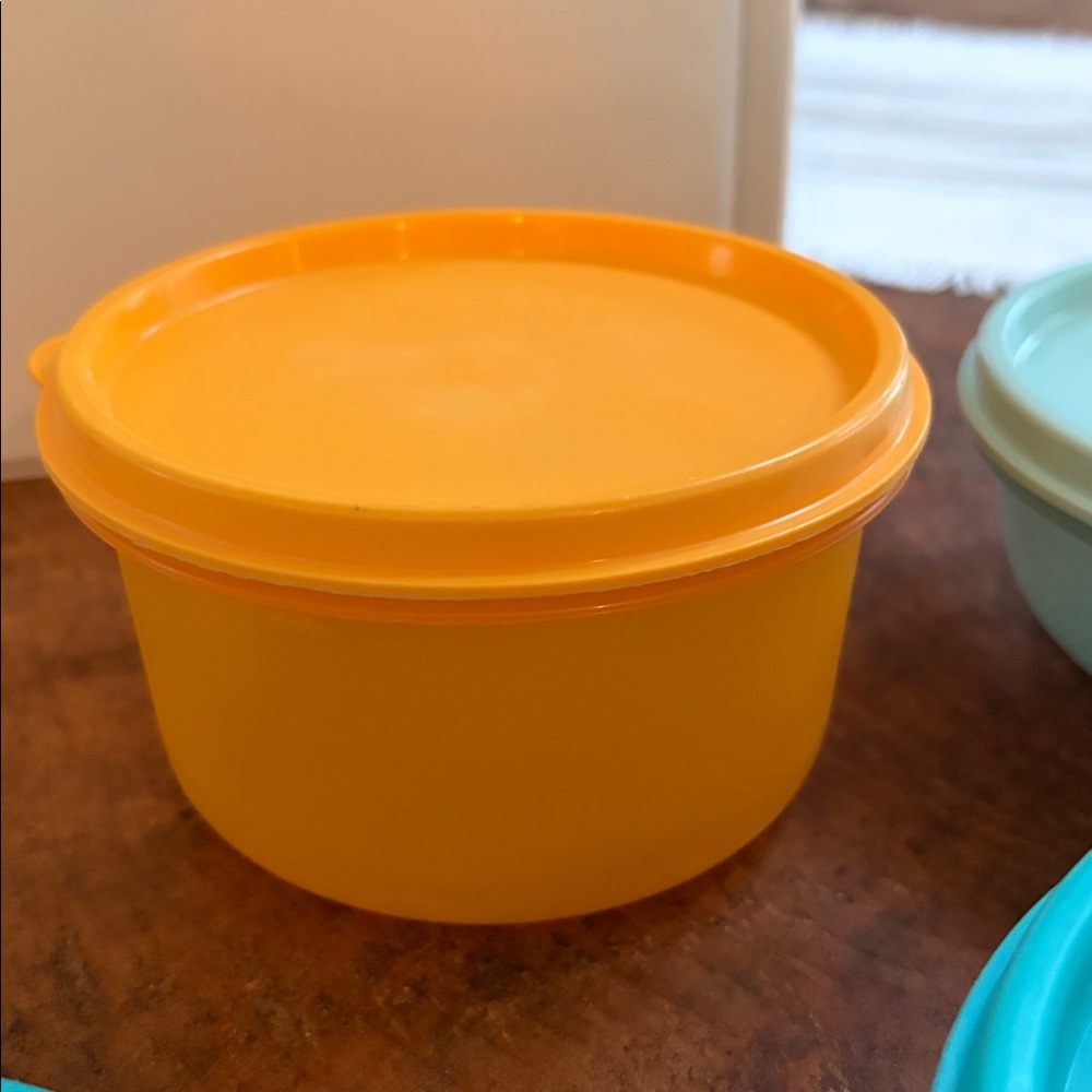 Tupperware Assorted Containers - Picture 5 of 6